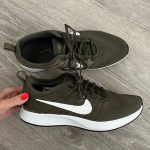 Olive green women’s Nike sneakers 7.5